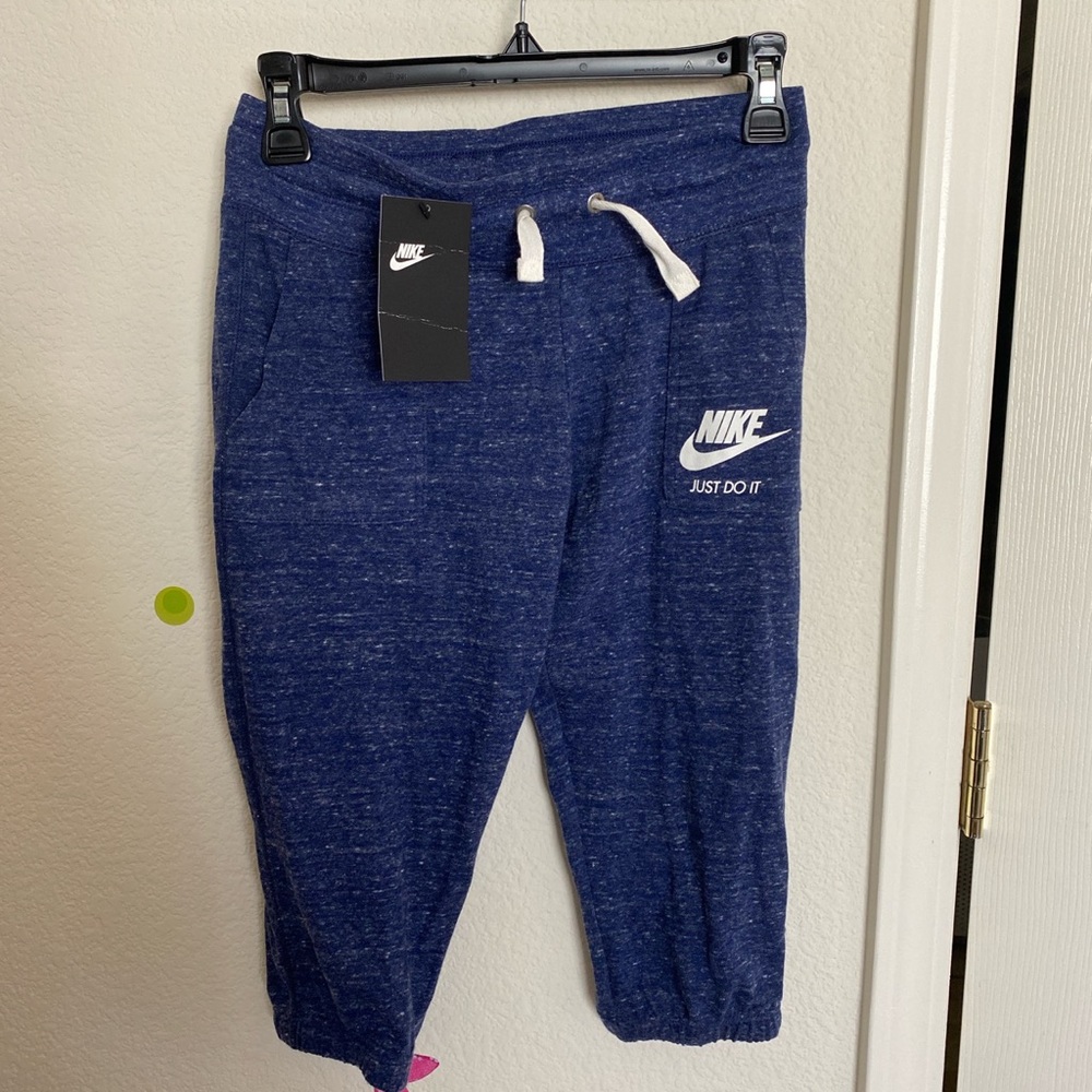 NWT nike cropped sweats in navy blue